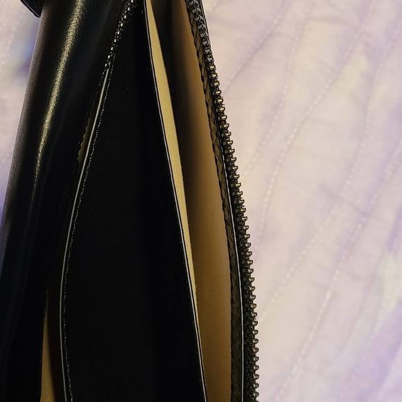 EUC SONDRA ROBERTS squared wristlet - Picture 7 of 8